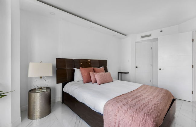 Modern Apartments Biscayne Bay - Photo 12