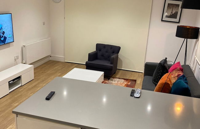 STUNNING 2 BED APARTMENT WITH PARKING - Foto 13