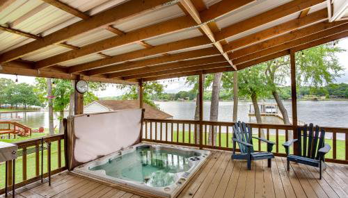 Hot Tub and Dock Lakefront Mabank Home - Foto 2