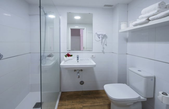 Apartamentos Los Rosales - Photo 57