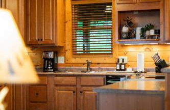 Cabin with amazing long-range mountain views, hot tub, fire pit, EV connection - Foto 21