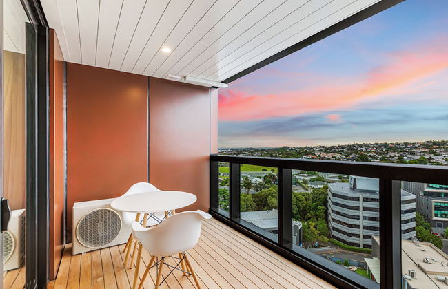 Stunning Ellerslie Apartment + Private Balcony! - Foto 11