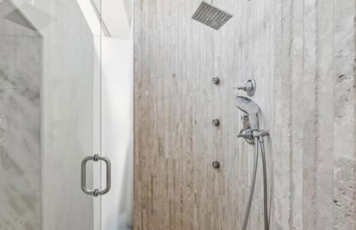 The Wave House! Custom Gem with Panoramic Views, Fire Pit, BBQ, Pool Table - Foto 21