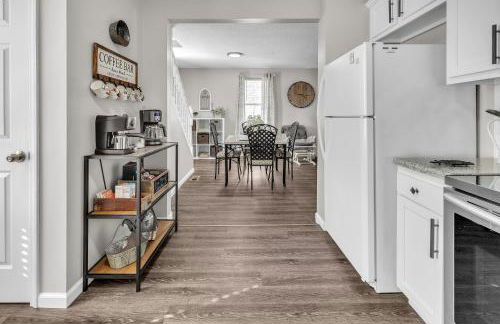 Serene Corner Cottage with Hot Tub home - Foto 10