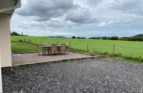 Cosy bungalow with views, walks, garden & parking. - Foto 79