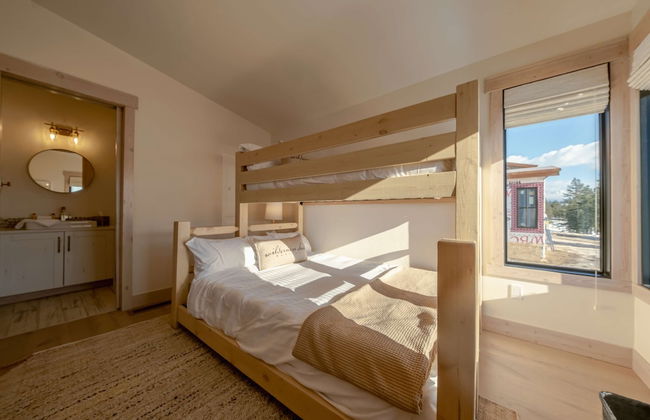 Wilderness Club Nest Modern Cabin Retreat for 9 w/ Hot Tub - Photo 10