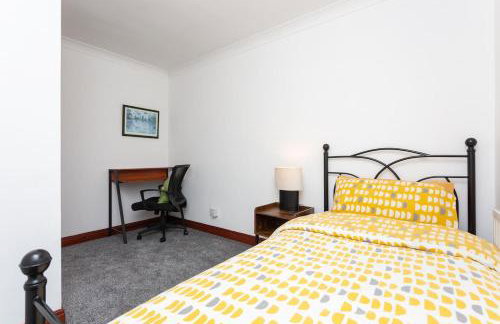 Preston 4 bedroom house near M55 & M6 - Photo 6