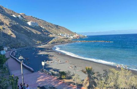 Maravilloso duplex frente al mar con parking propio a pie de playa - Foto 28