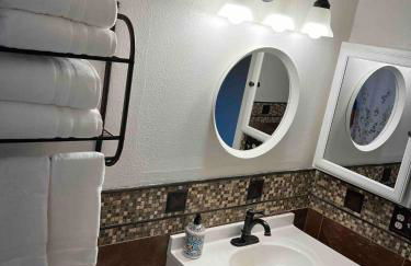 Spacious 5BR San Jose Home w Parking & Backyard - Foto 34