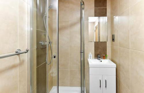 Beautiful 1 Bedroom Apartment in Newport Centre - Pass the Keys - Foto 23