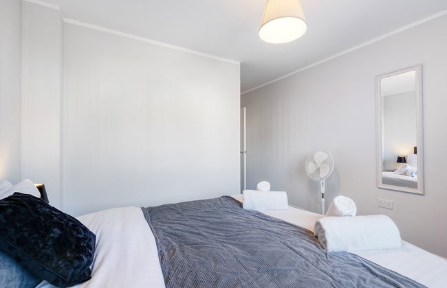 2 Bdrm Penthouse with parking Wycombe - Foto 39