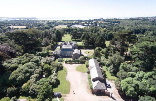 Gamekeeper's Cottage within historic Tregrehan Garden - Foto 2