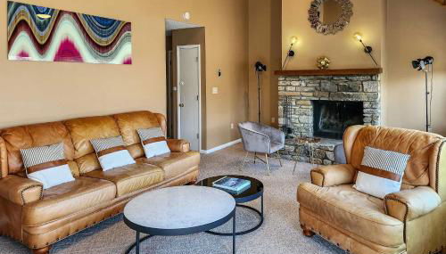 Hike, Golf and Swim! Rumbling Bald Resort Mtn Home - Photo 2