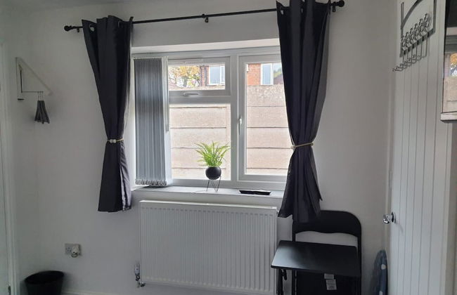 Private Room - Ensuite Bathroom - Free Parking - Foto 22