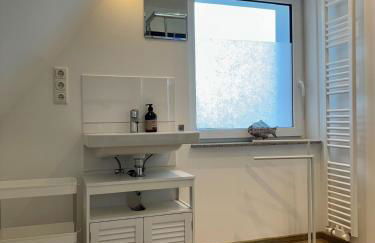 Dachgeschosswohnung Benther Berg, Contactless Check-in, free parking, Vollsaniert und Renoviert 2025 - Foto 11