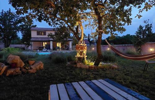 Nice holiday houses with Mediterranean garden - Foto 2