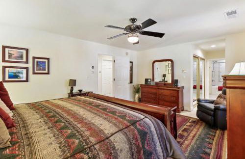 Lake Tahoe Family Home with Hot Tub and Game Room! - Foto 25