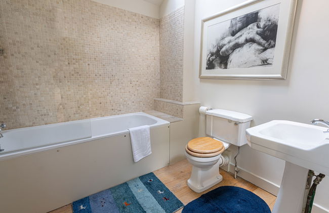 JOIVY Elegant 2-Bed Mews Flat Near Buckingham Palace - Photo 14