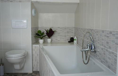 Appart Cosy 4 personnes avec terrasse - Photo 10