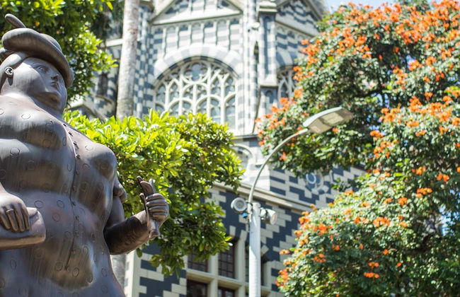 Escala em Medellín? Tour privado saindo do aeroporto - Photo 1