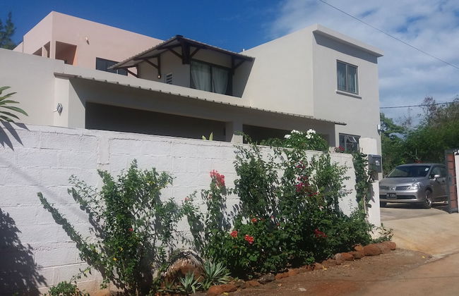 Sunny Private First Floor 1-br Beach Apartment With Spacious Balcony, Pool, Wifi - Photo 25