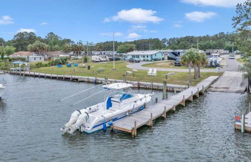 Waterfront Vacation Home near Camp Lejeune - Foto 1