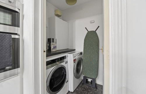 NEW! Large 5BR 2BA Home Leamington Spa Driveway Garage Parking WI-FI - Photo 31