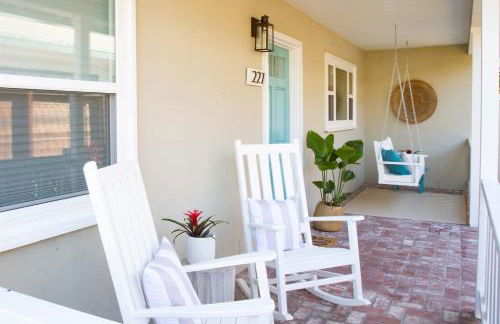 Live the Beach Life in a Quaint Shell Cottage - Foto 1