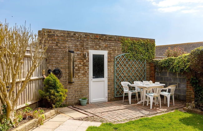 Seaside Retreat 2 Mins to Beach - Photo 41