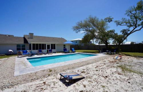 Southern Mermaid Cottage- Pet Friendly Fenced - Photo 42