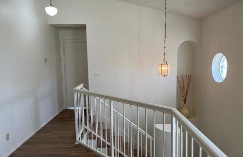 Extended Stay 3 or 4 Beds Cozy Smart Home Living - Photo 23