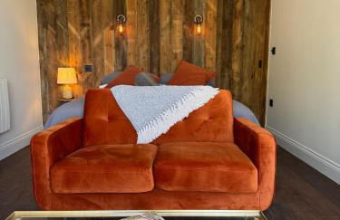 Luxury Spa Cabin with Outdoor Bath, Sauna & Fireplace - Foto 7