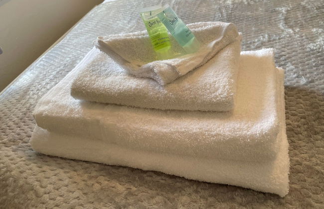 Lovely 3 Bedroom Apartment In Newcastle Upon Tyne With Free Parking - Photo 22