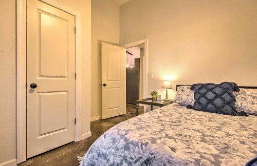 St Charles Hilltop Mansion with Mod Interior! - Foto 14