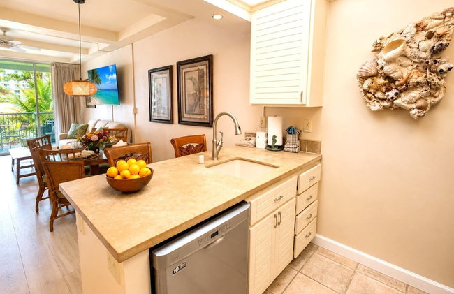 Whaler Ocean View Studio Sleeps 3 Steps to Beach Complimentary Car with 6 Nights WH1-1218 by KBM - Foto 103