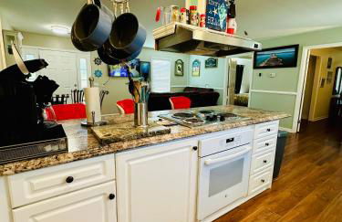 Family Cottage 1 mile to Carolina Beach - Foto 5