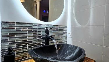 Tout confort ! Ville, Calme, Cinéma privé, Climatisation, Parking, WiFi - Foto 4