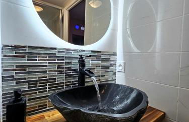 Tout confort ! Ville, Calme, Cinéma privé, Climatisation, Parking, WiFi - Foto 4