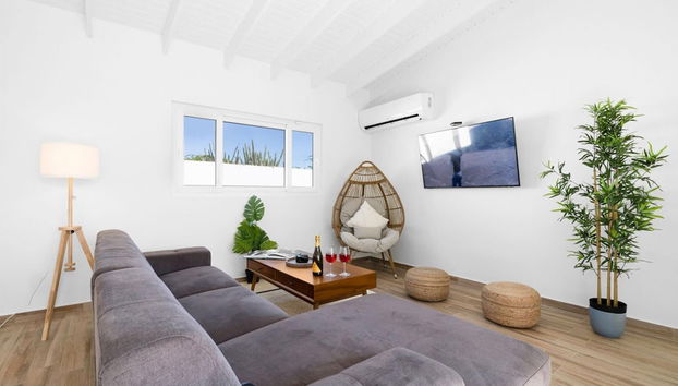 Brand NEW Modern 3ba3ba Villa With Pool and Patio - Foto 3, Habitación