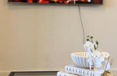 Lux 4 Bedroom House - Jacuzzi Bath Sleeps 9 Free Parking Near Leeds Centre - Foto 12