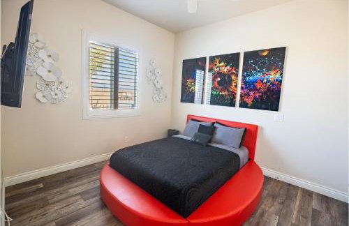 3400 SqFt House W/40Ft Heated Pool/Spa- Strip View - Photo 25