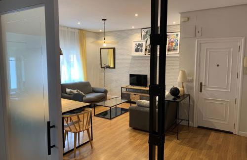 Amplio y moderno apartamento en Valladolid - Foto 1