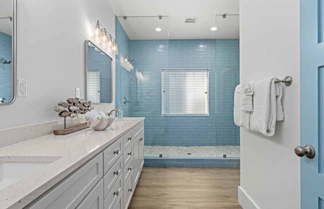 Spectacular 3br 4ba w/ Private Pool, 2 Min Walk to Beach - Sleeps 15! - Foto 22