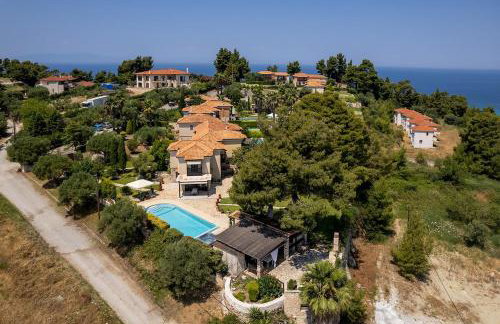 Eco Stone Villa with Private Pool and Jacuzzi - Photo 9