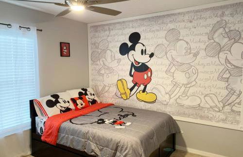 Minutes to Disney! Spacious Home w/ Private Pool, Themed Rooms! - Foto 31