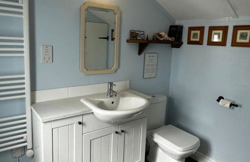 Little Linney - Sleeps 2 - Garden - Wifi - Parking - Photo 25