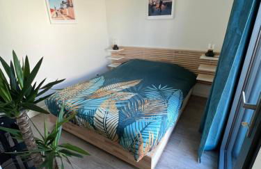 Charmante maison à 2 pas de la mer avec son jardin pour 2 adultes et 2 enfants - Photo 12