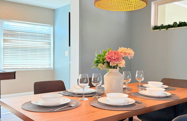 Spacious Modern King bed Game Room More - Photo 21