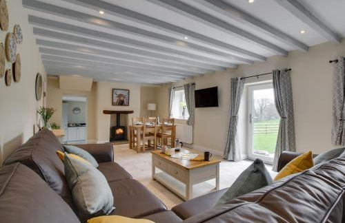 2 Bed in Llanfairtalhaiarn 88974 - Photo 2