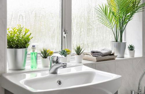 9RA - 4BD House - Wembley Views - Foto 32